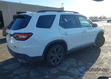 2024 Honda Pilot Sport z USA, uszkodzony, nr VIN 5FNYG2H37RB010239